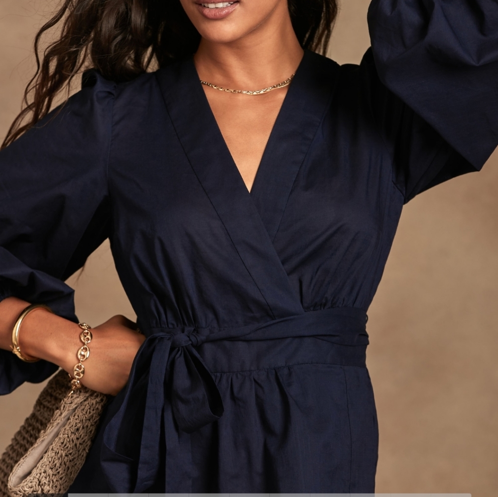 COPY - NWOT Gorgeous Balloon Sleeve Wrap Top